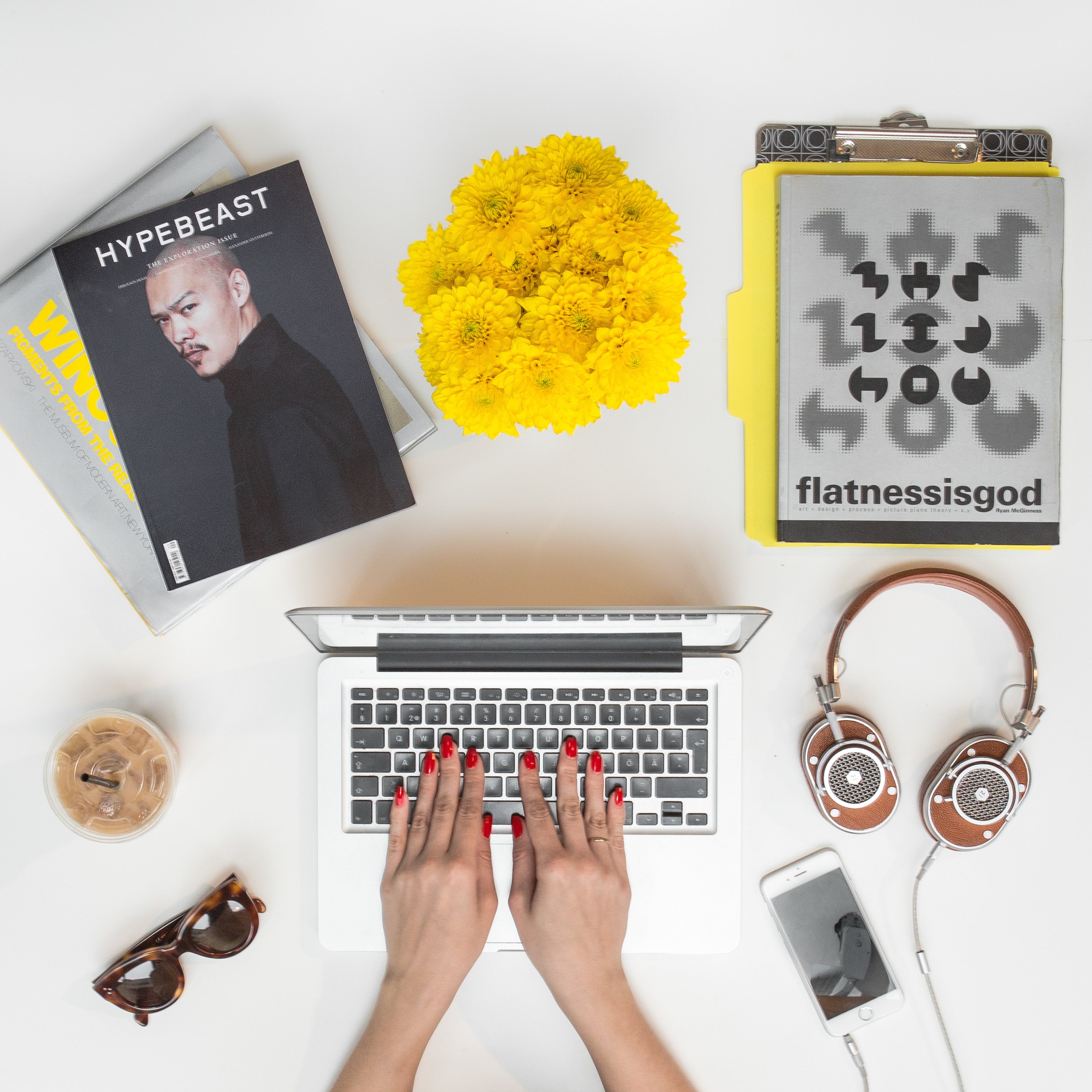 Lifestyle Tech Product Photography | Master & Dynamic Style