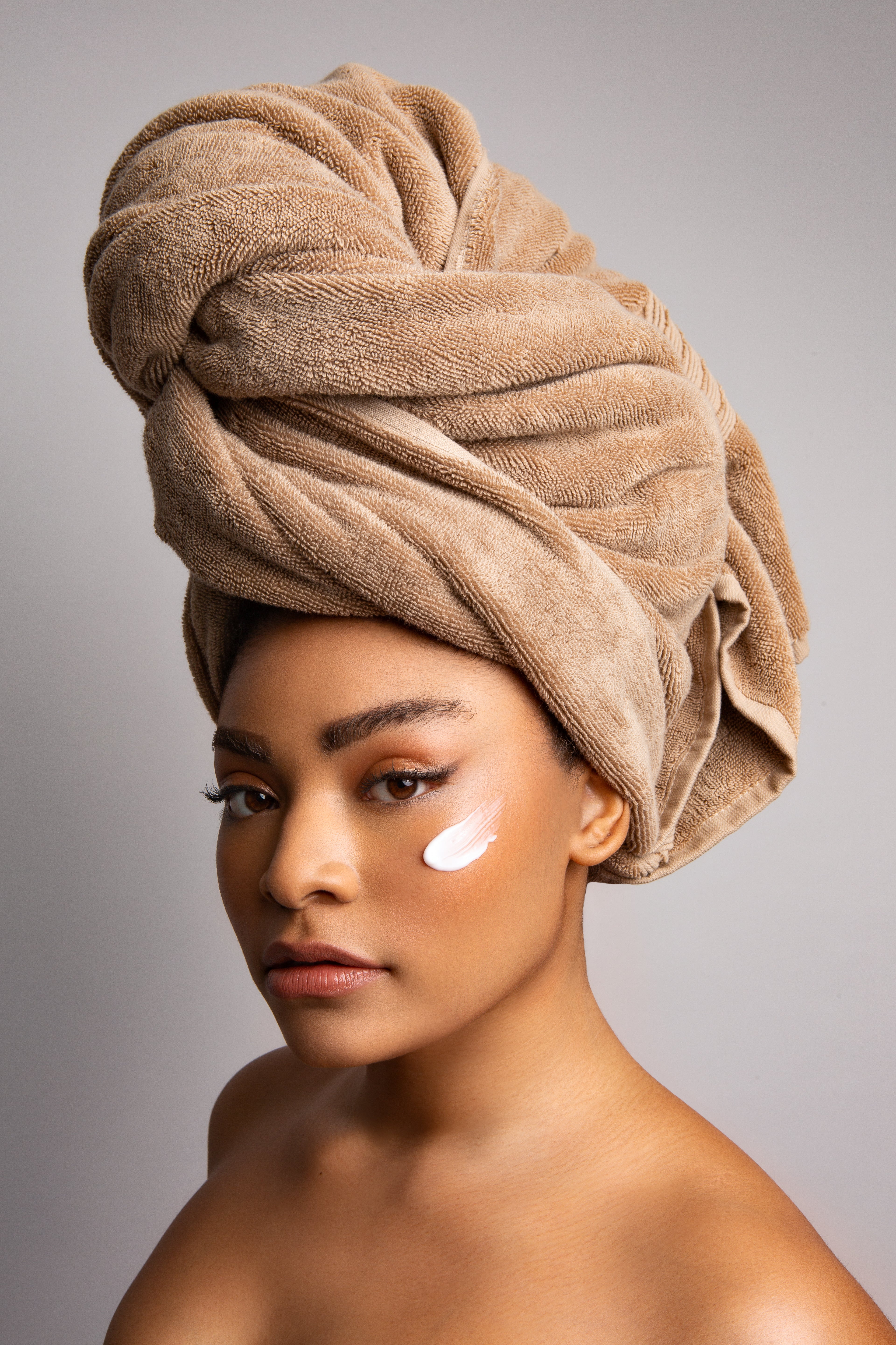 Beauty & Skincare Photography | Makari de Suisse Style